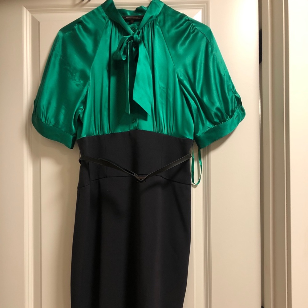 BCBG work dress size 2 form fitting